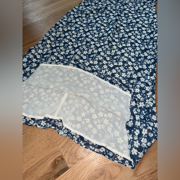 NEW WITH TAGS Reformation Lee Raquel Blue Floral Puff Sleeve Midi Dress Size 6 - Picture 14 of 16